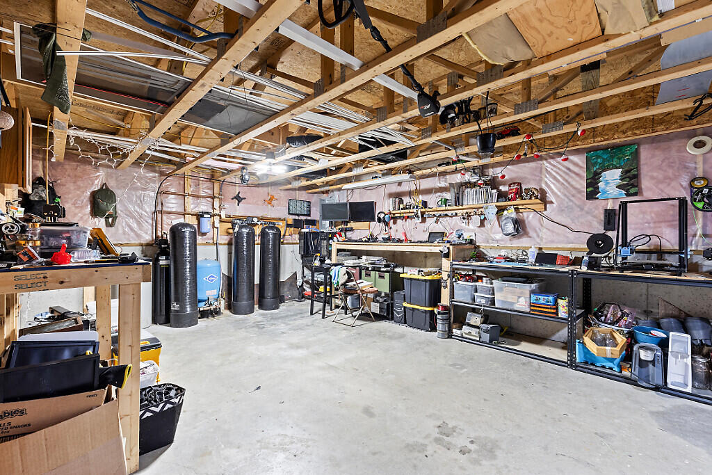 4 Youngs Drive Leeds ME 04263