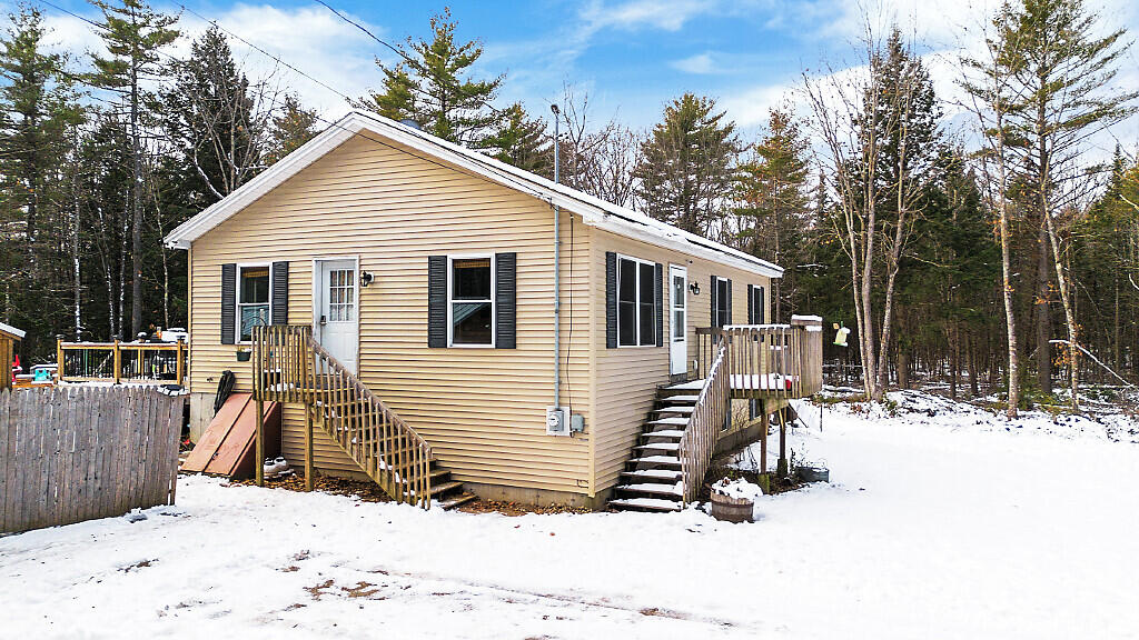 4 Youngs Drive Leeds ME 04263