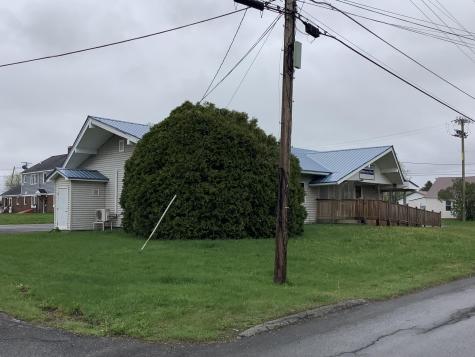 33 Davis Street Presque Isle ME 04769