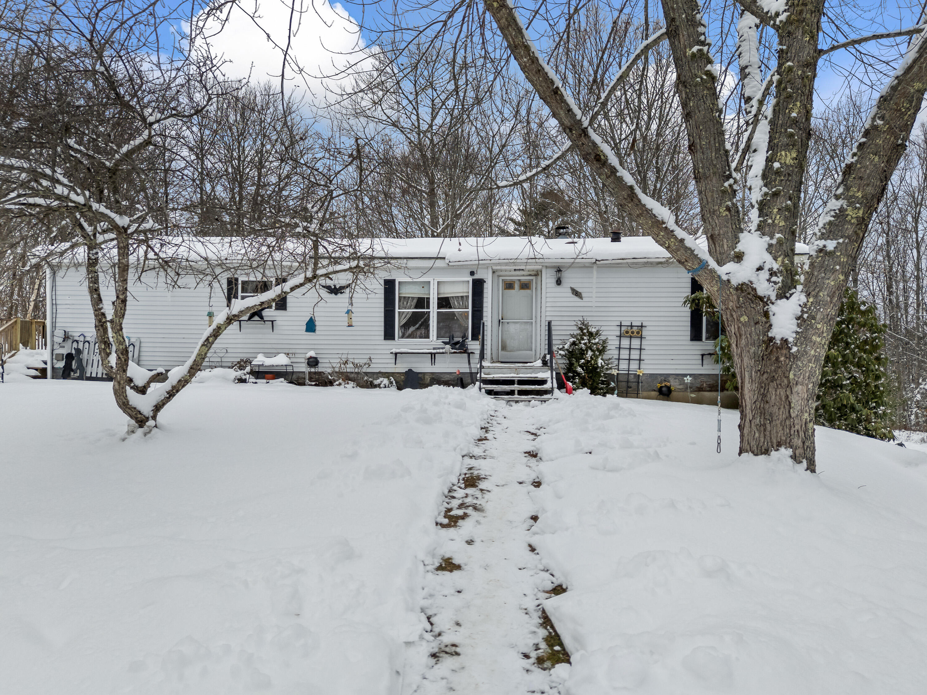 784 E Pond Road Nobleboro ME 04555