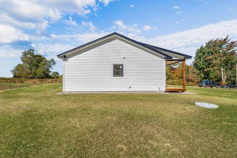 591 North Road Leeds ME 04263