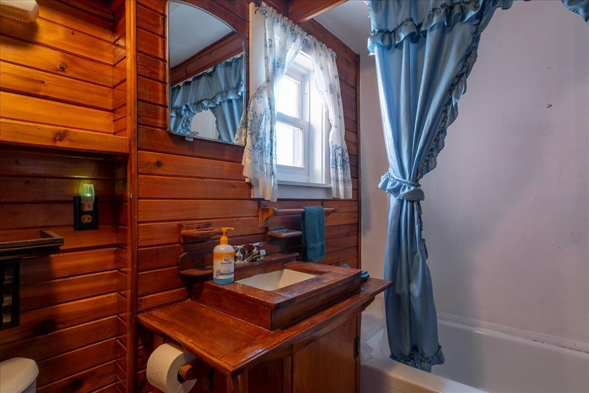 40 Admontem Avenue Rockland ME 04841