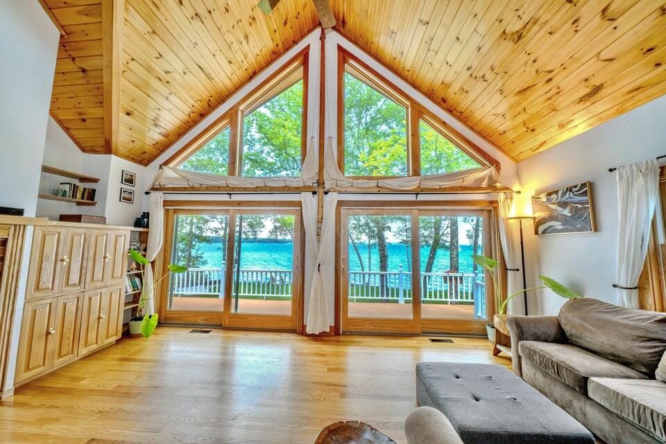 19 Glenview Lane Belfast ME 04915