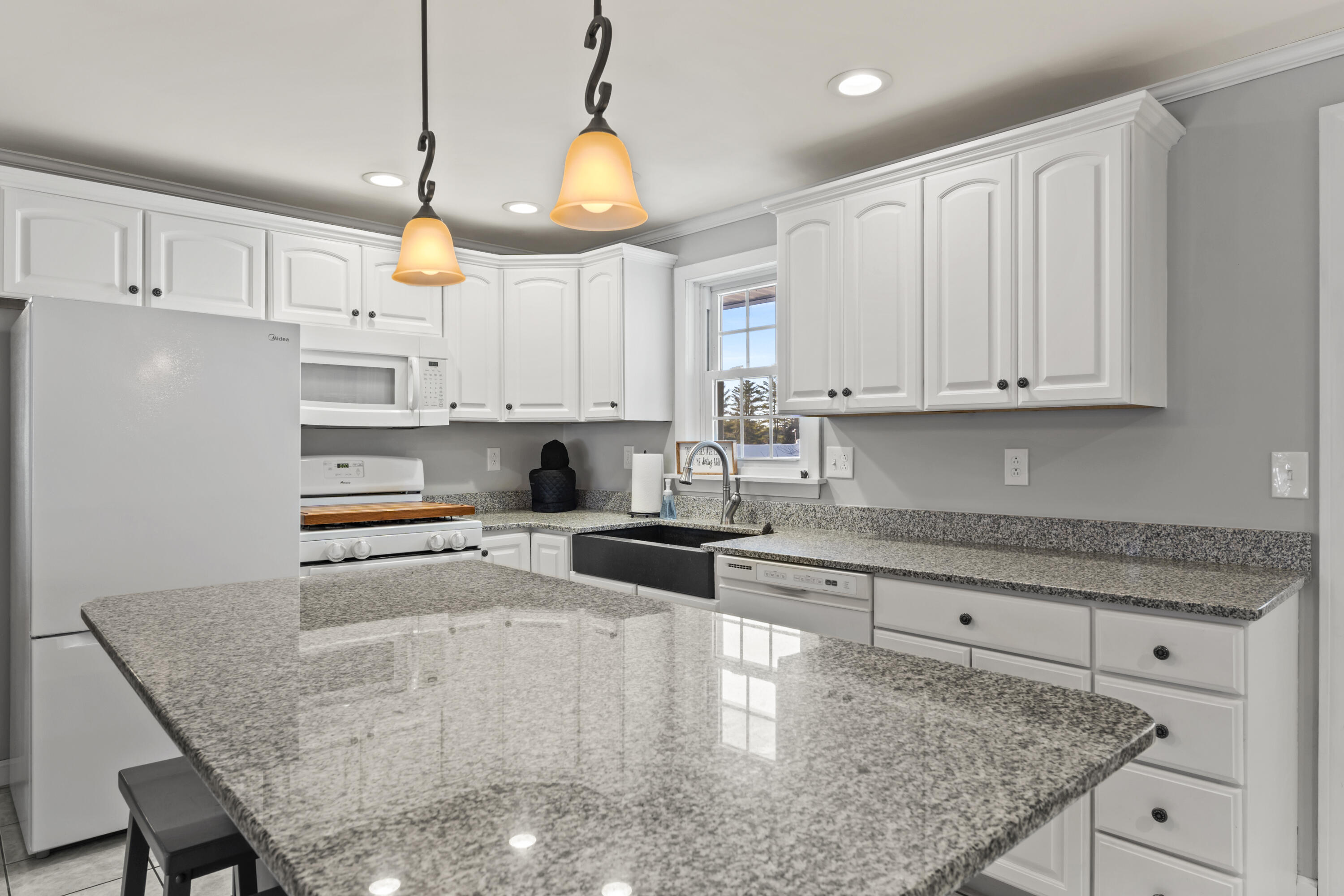 8 Sheffield Avenue Lewiston ME 04240