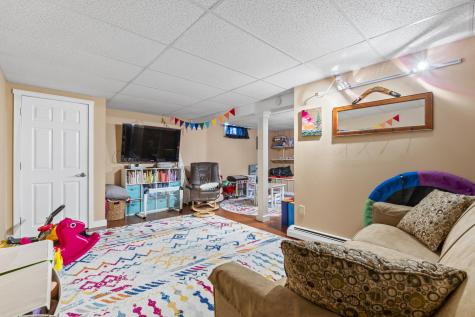 8 Sheffield Avenue Lewiston ME 04240