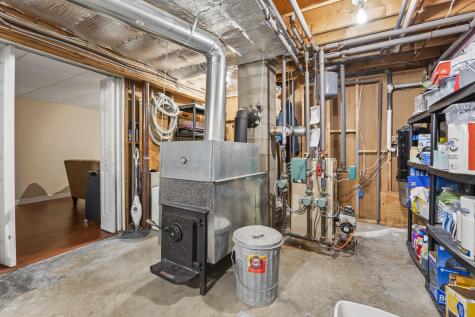 8 Sheffield Avenue Lewiston ME 04240