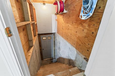 8 Sheffield Avenue Lewiston ME 04240