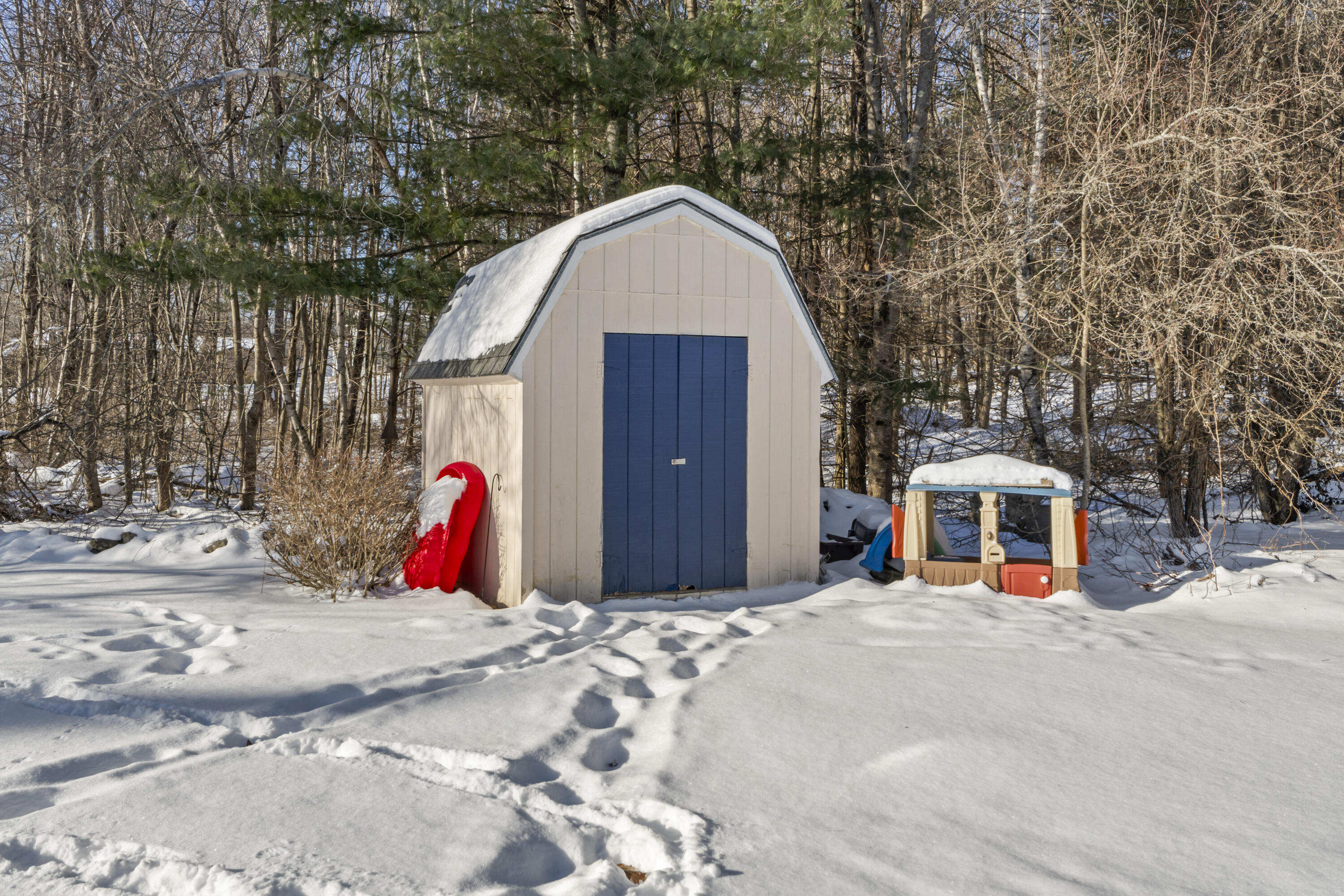 8 Sheffield Avenue Lewiston ME 04240