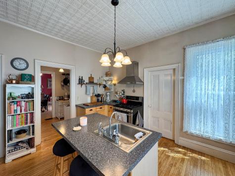 81 Parkview Avenue Bangor ME 04401