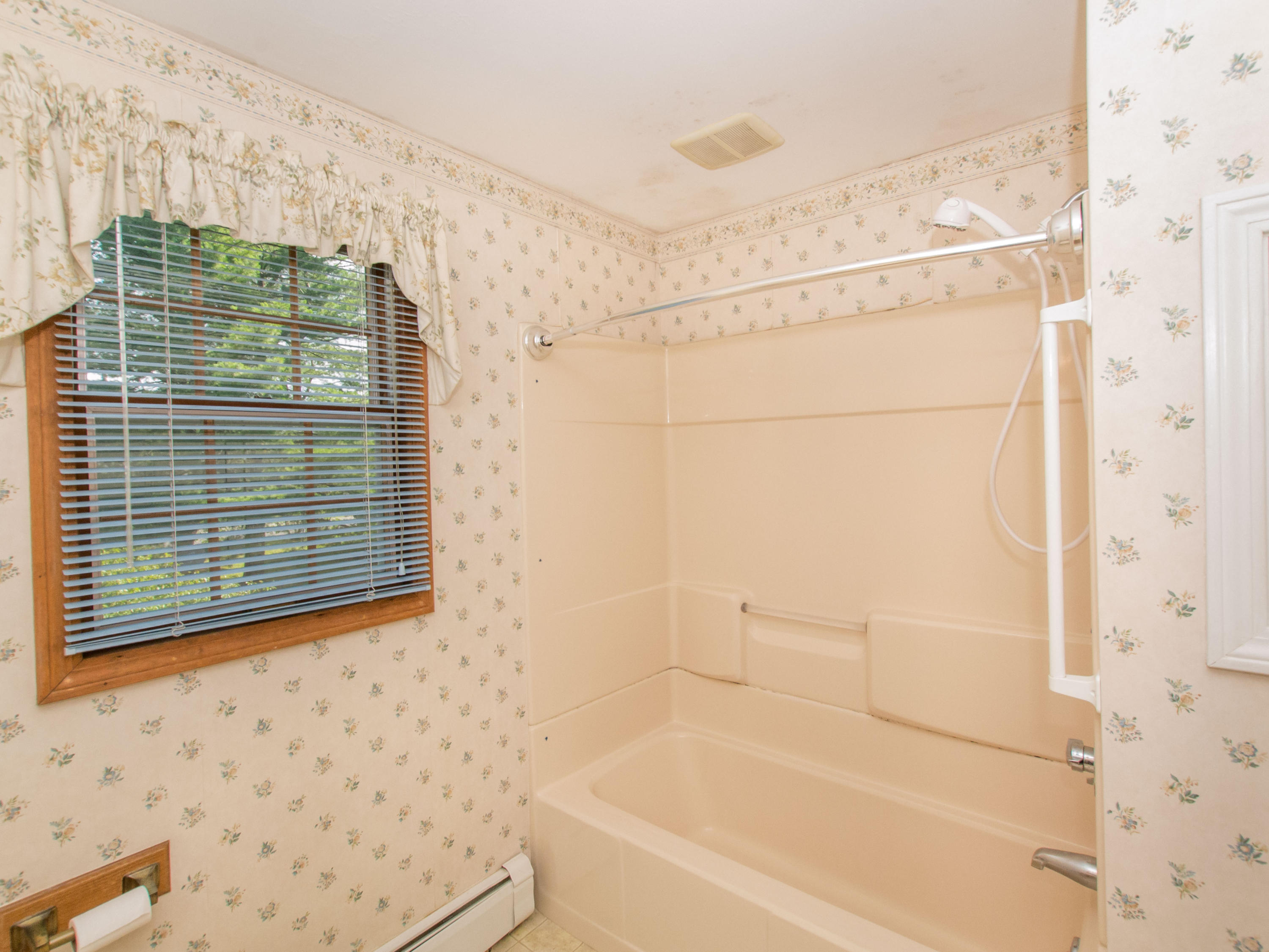 17 Hutchinson Drive Augusta ME 04330