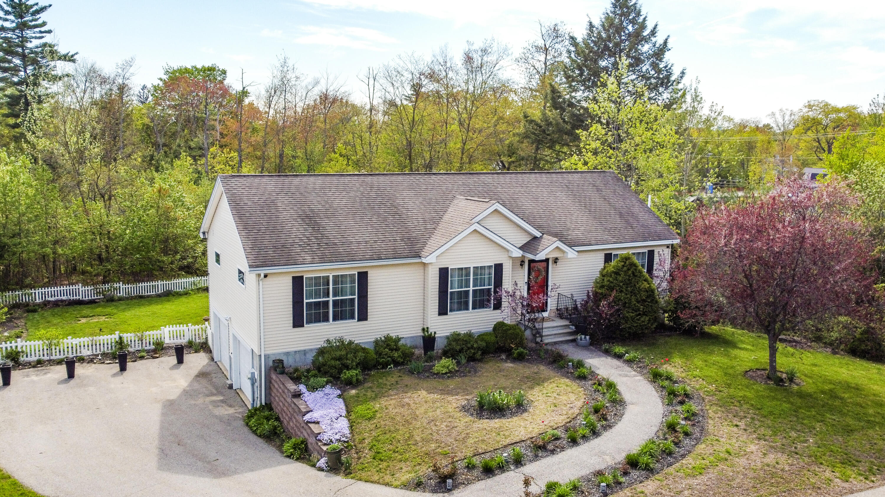 25 Ireland Drive Berwick ME 03901