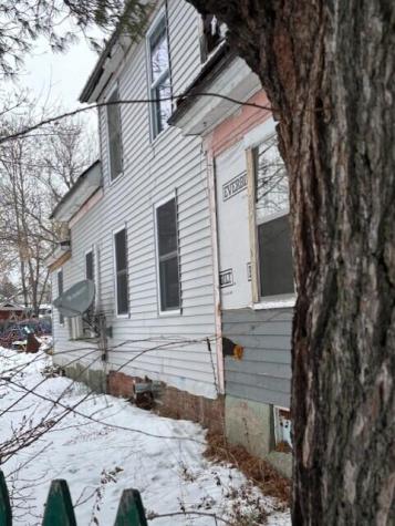 8 Chestnut Street Skowhegan ME 04976