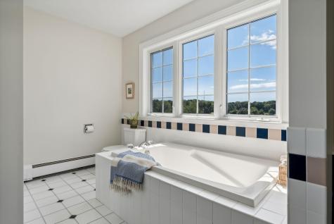 13 Wainwright Drive Cape Elizabeth ME 04107