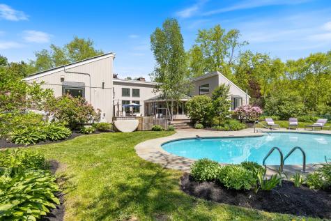 61 Woodville Road Falmouth ME 04105