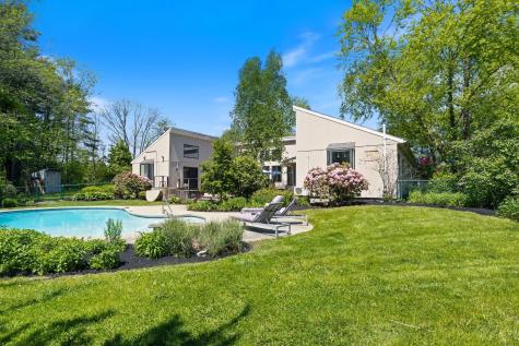 61 Woodville Road Falmouth ME 04105