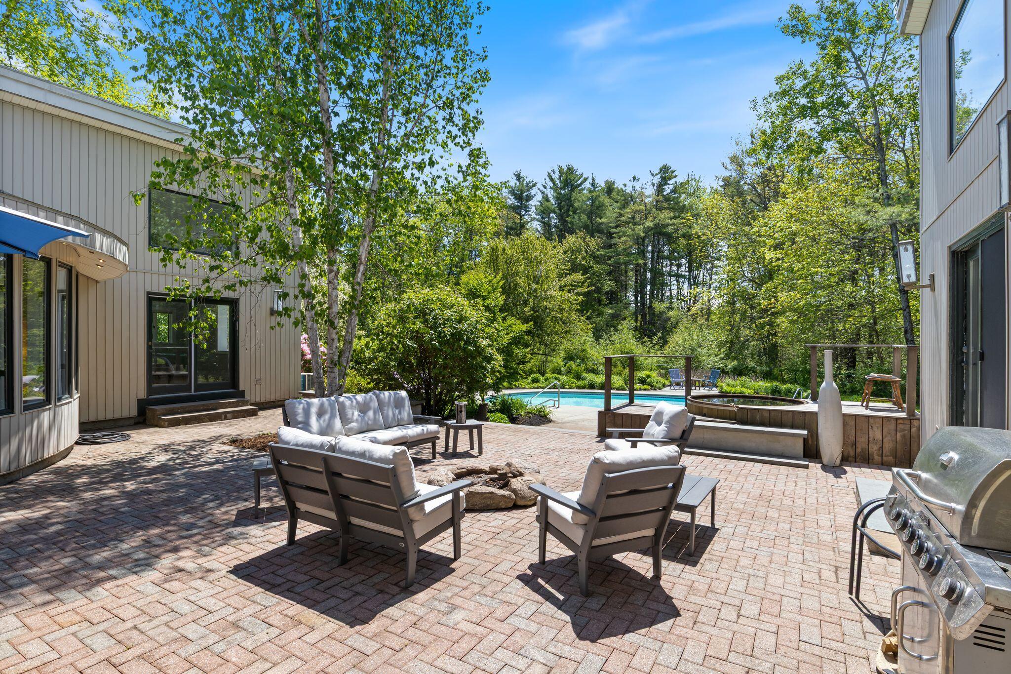 61 Woodville Road Falmouth ME 04105