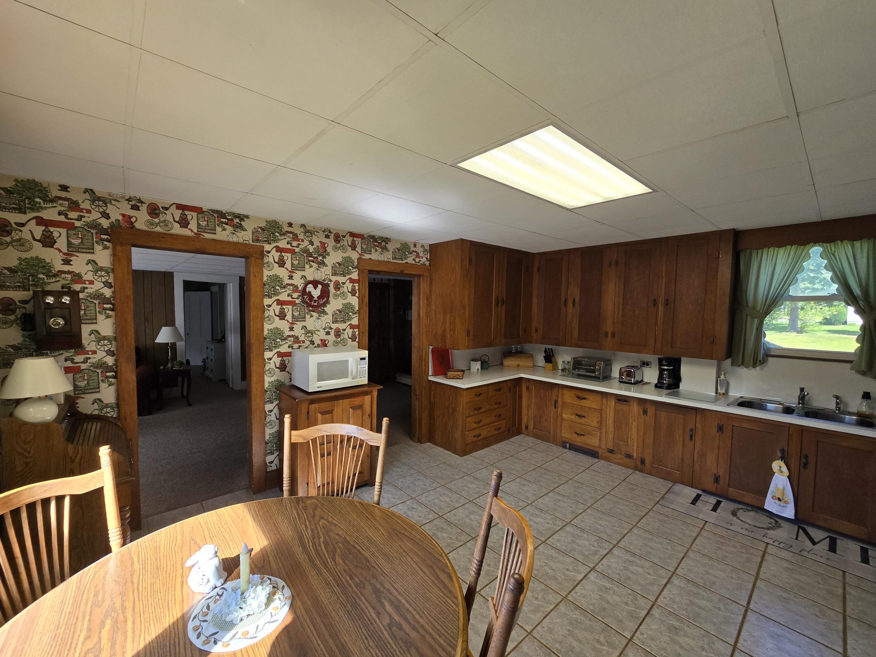 112 Shaker Road Gray ME 04039