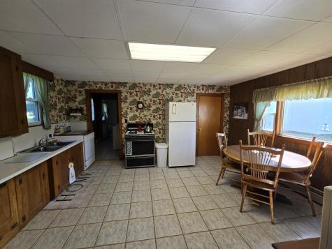 112 Shaker Road Gray ME 04039