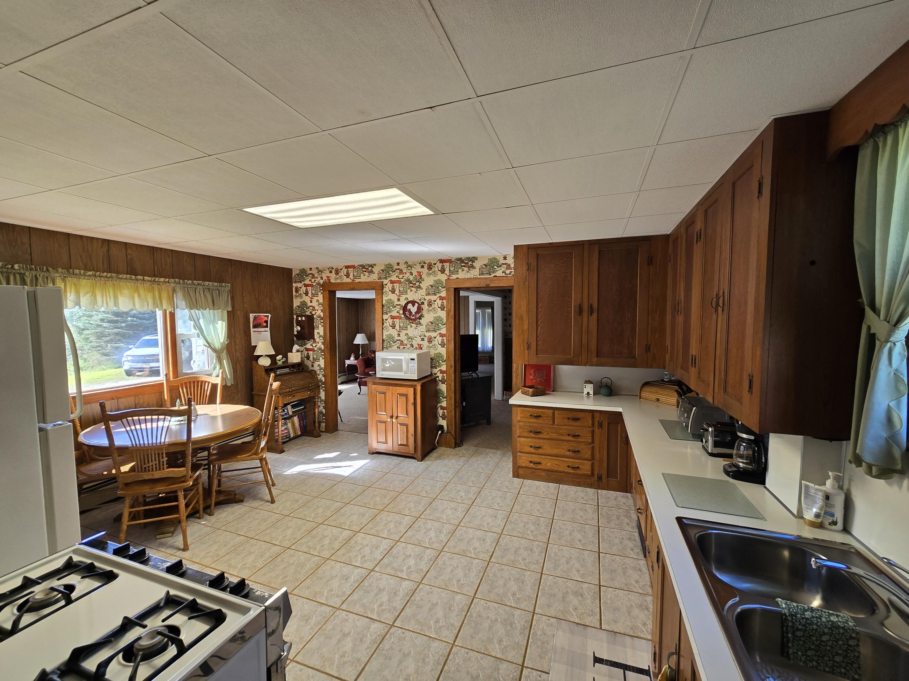 112 Shaker Road Gray ME 04039