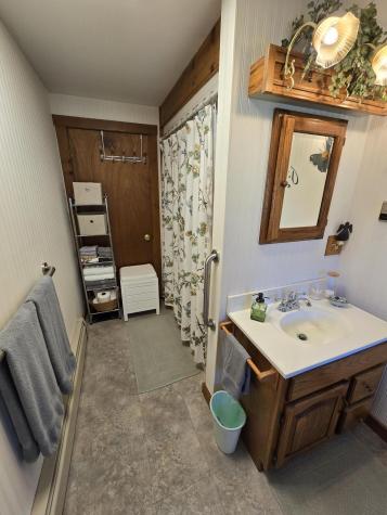 112 Shaker Road Gray ME 04039