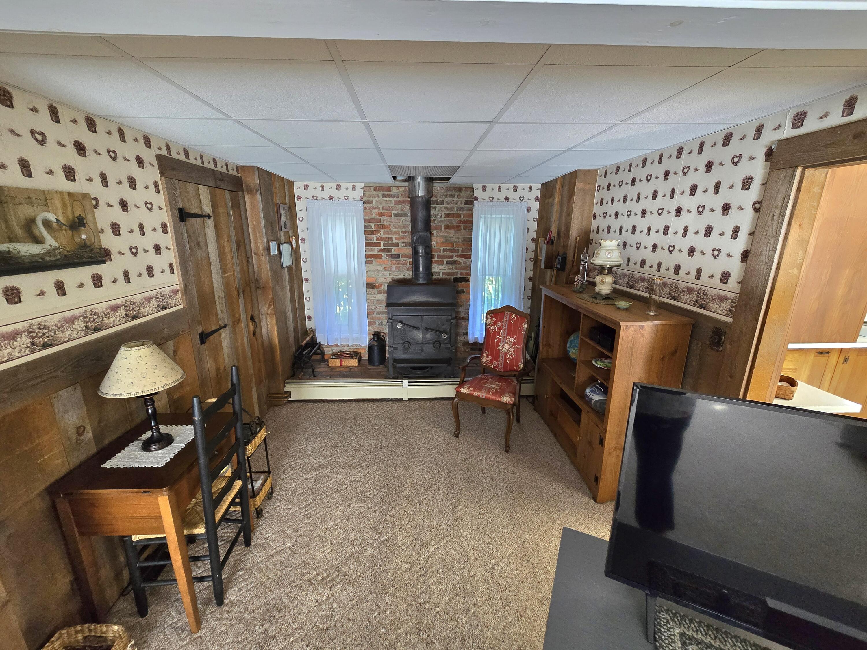 112 Shaker Road Gray ME 04039