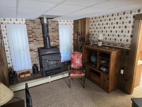 112 Shaker Road Gray ME 04039