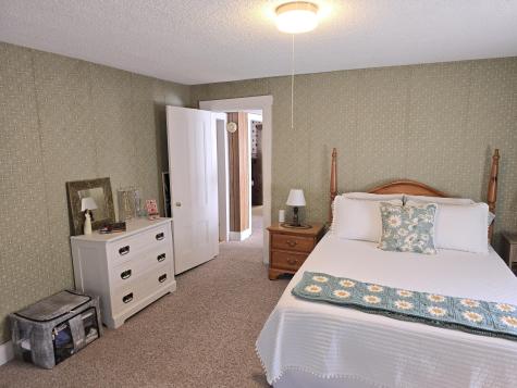 112 Shaker Road Gray ME 04039