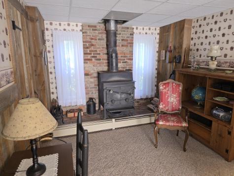 112 Shaker Road Gray ME 04039