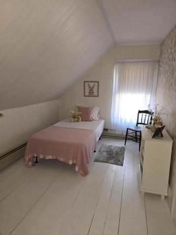 112 Shaker Road Gray ME 04039