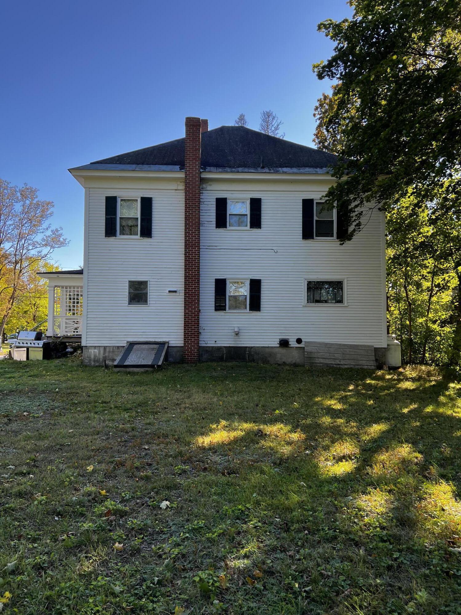 15 North Street Dixfield ME 04224