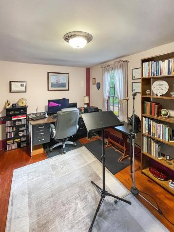 1 Mast Road Lee NH 03861