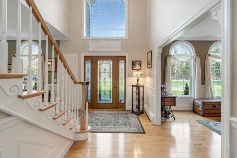 16 Caldwell Circle Lewiston ME 04240