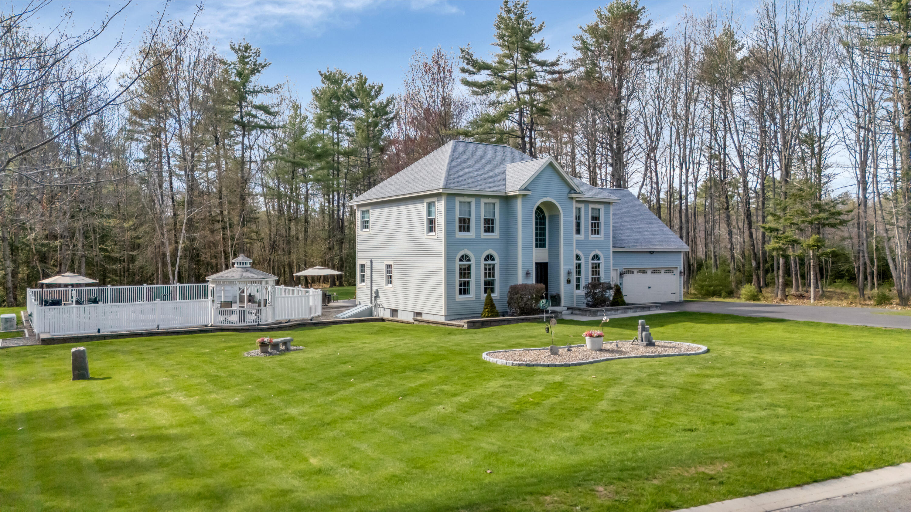 16 Caldwell Circle Lewiston ME 04240