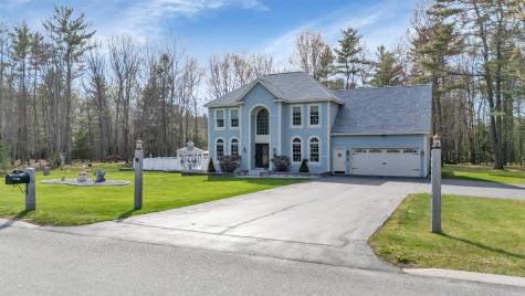 16 Caldwell Circle Lewiston ME 04240