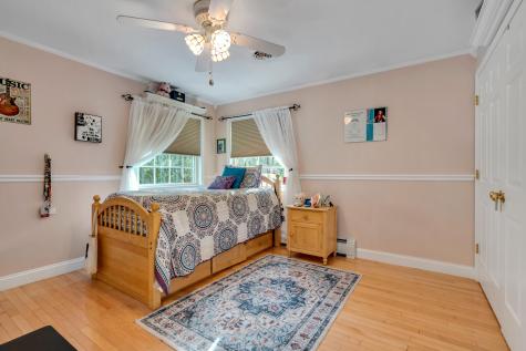 16 Caldwell Circle Lewiston ME 04240