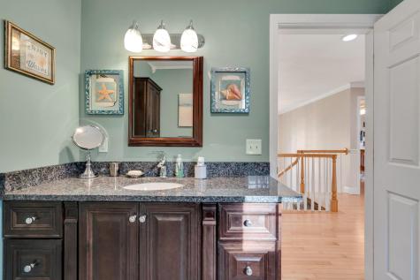 16 Caldwell Circle Lewiston ME 04240