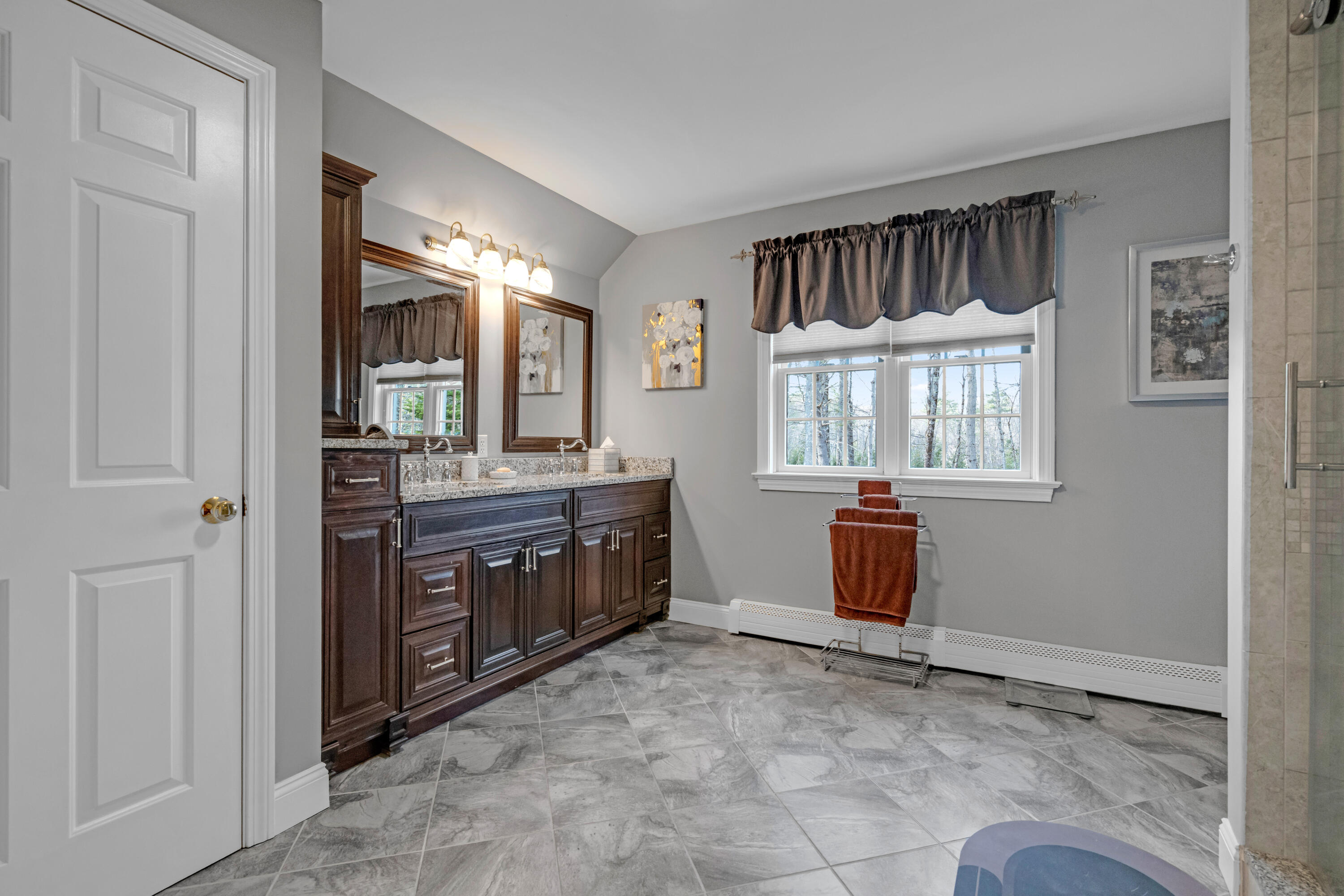 16 Caldwell Circle Lewiston ME 04240