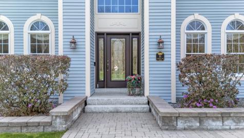 16 Caldwell Circle Lewiston ME 04240