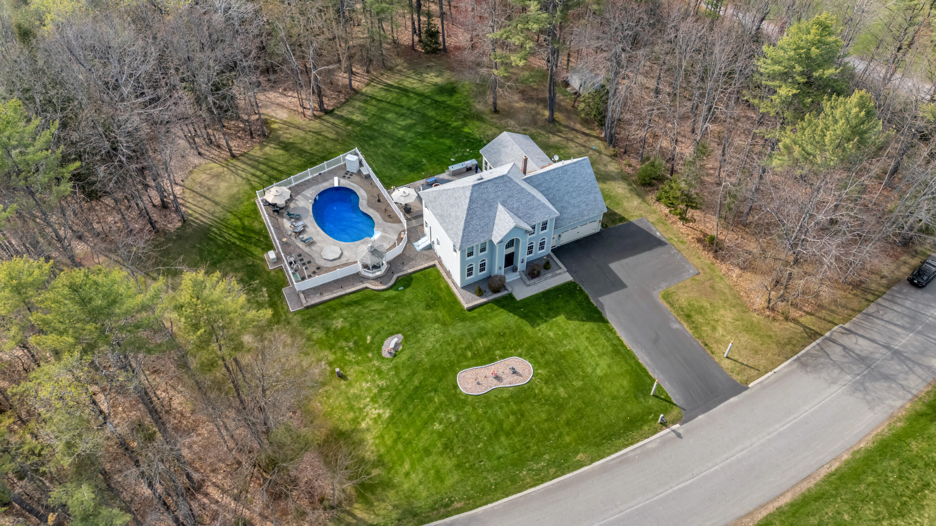 16 Caldwell Circle Lewiston ME 04240