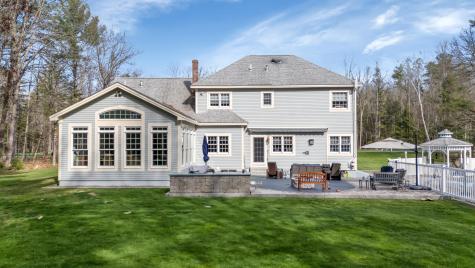 16 Caldwell Circle Lewiston ME 04240