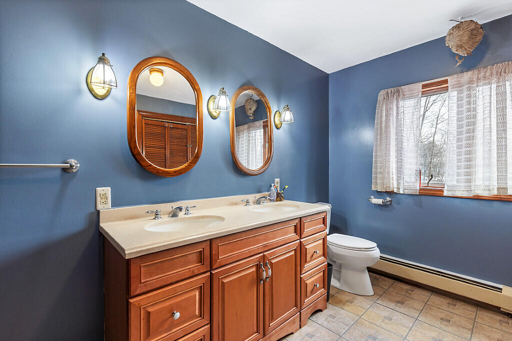 3530 Middle Road Sidney ME 04330