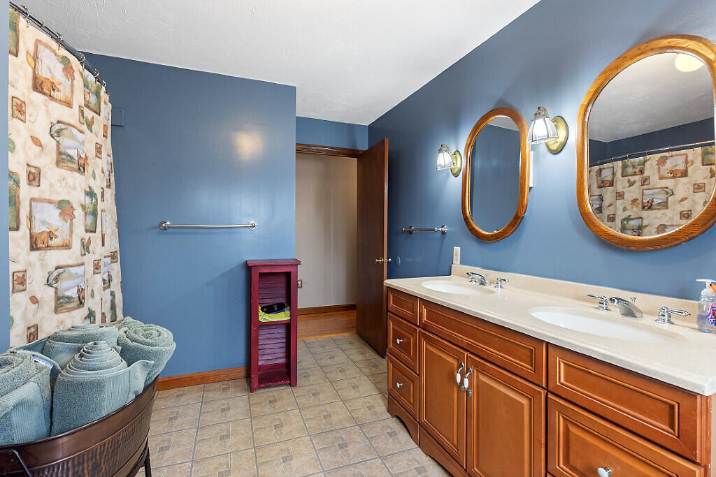 3530 Middle Road Sidney ME 04330