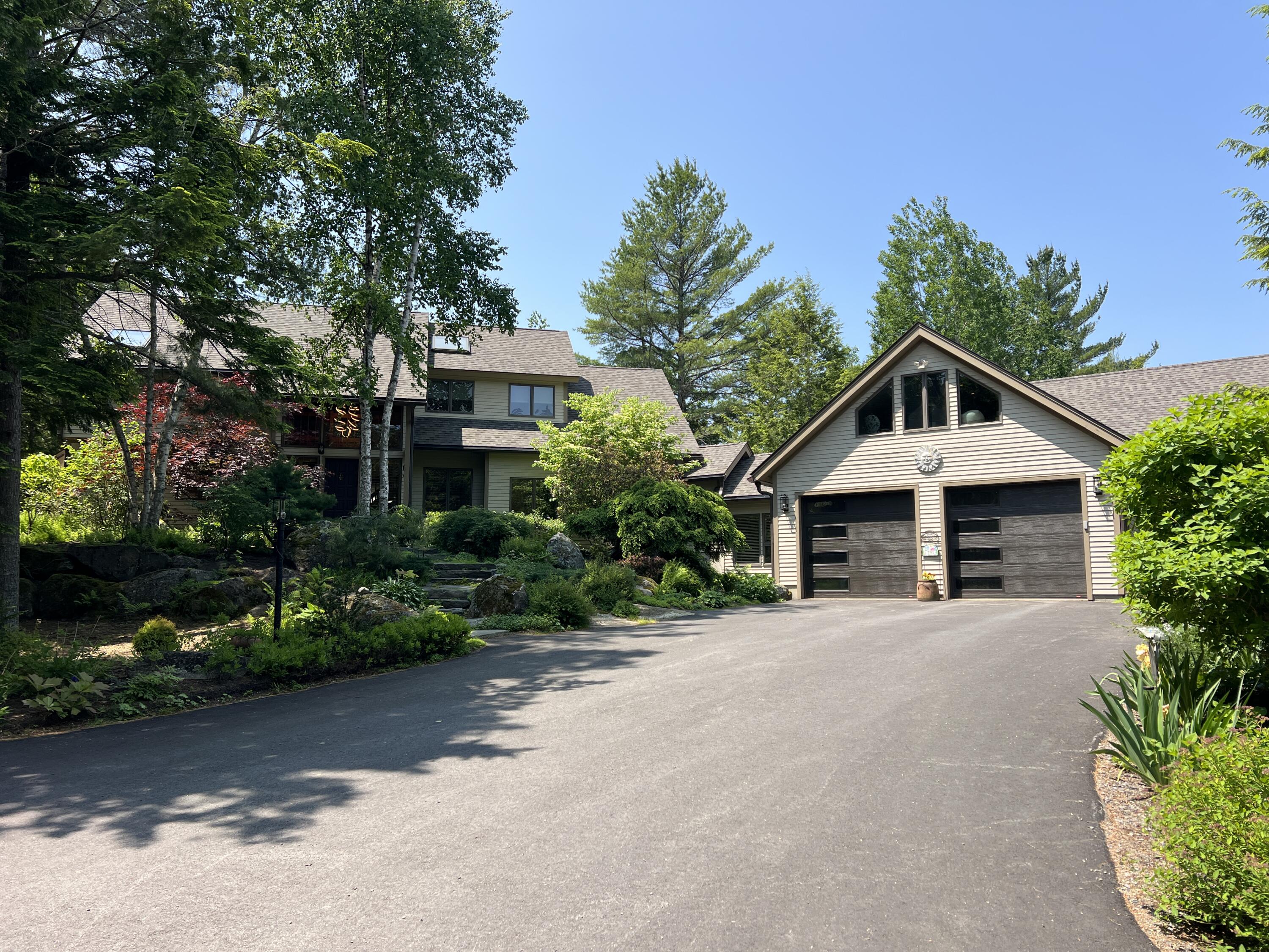 291 Molyneaux Road Camden ME 04843