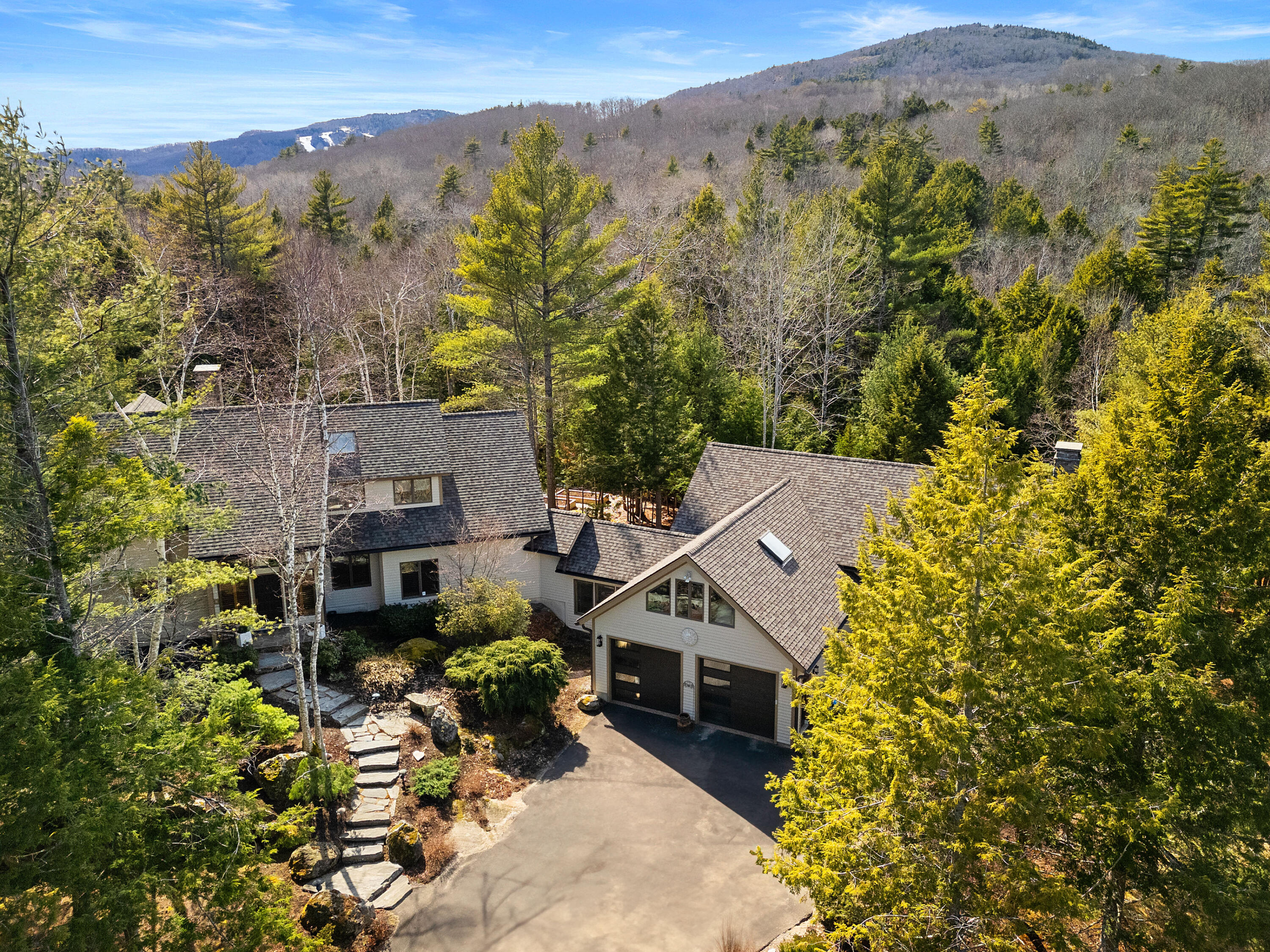 291 Molyneaux Road Camden ME 04843