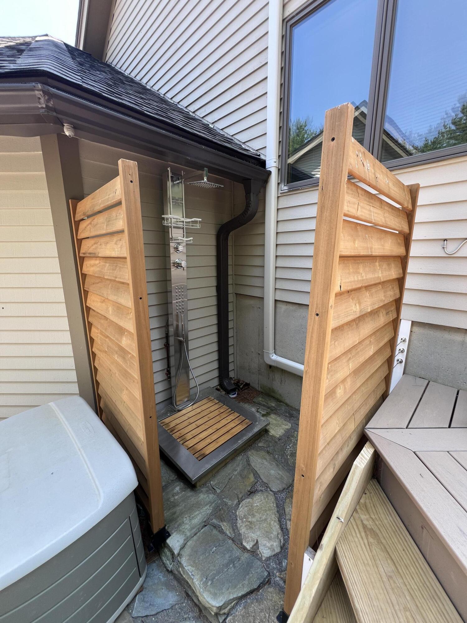 291 Molyneaux Road Camden ME 04843