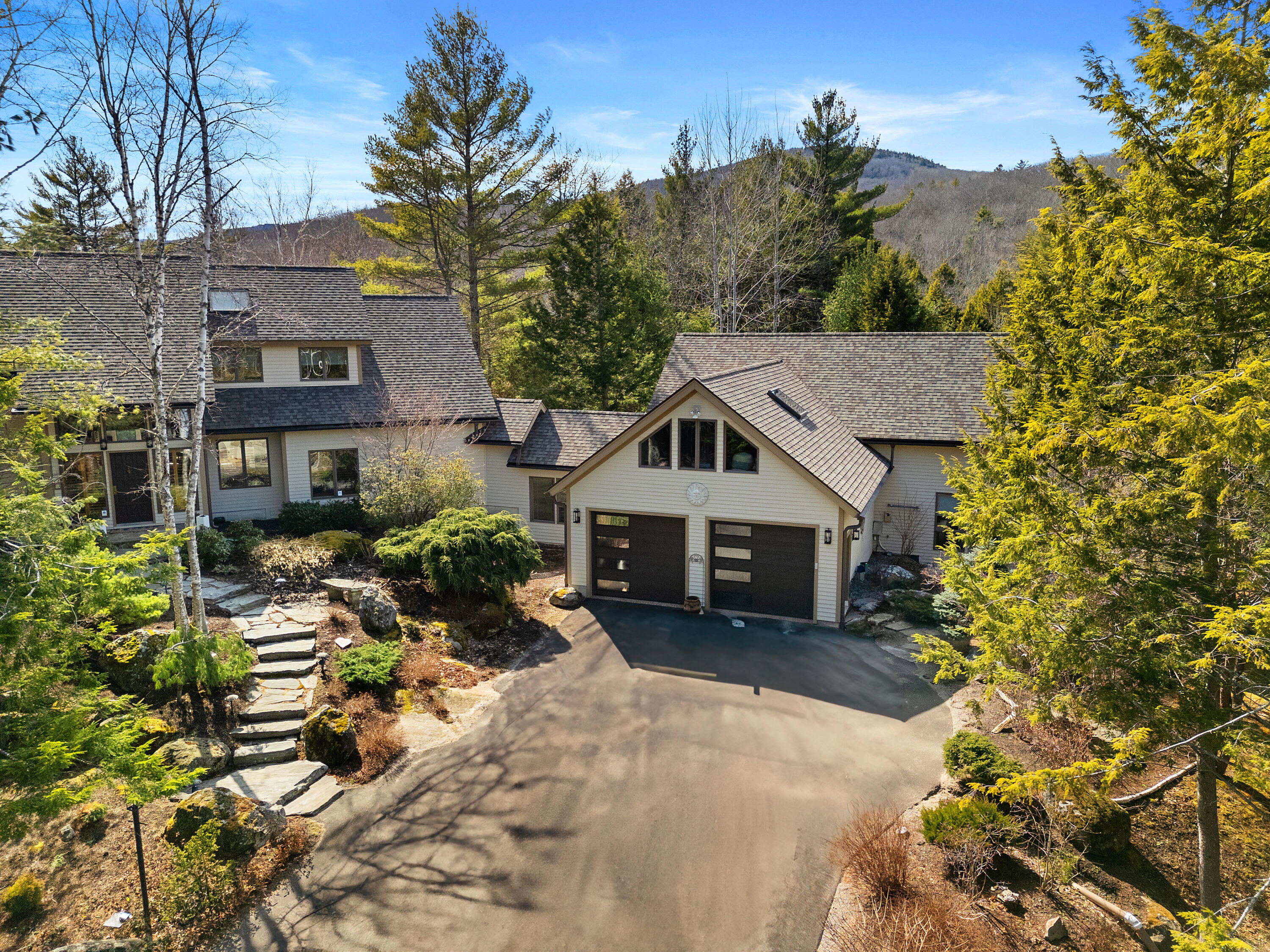 291 Molyneaux Road Camden ME 04843