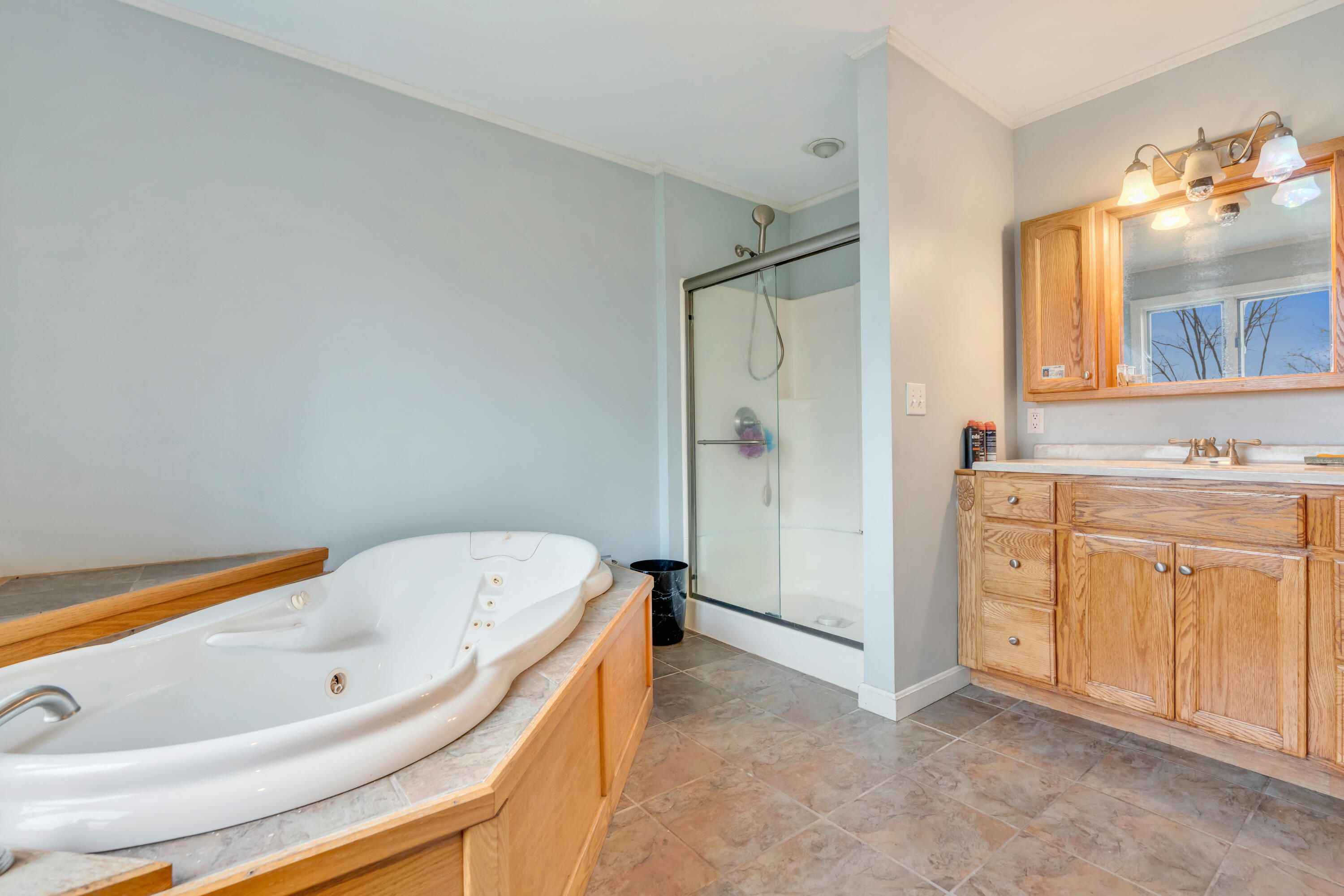 28 Oakledge Hills Road Raymond ME 04071