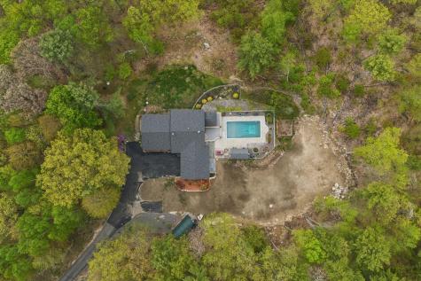 28 Oakledge Hills Road Raymond ME 04071