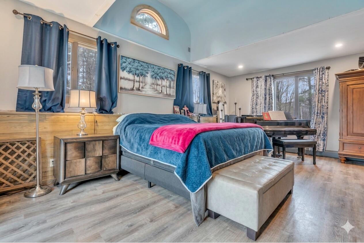 28 Oakledge Hills Road Raymond ME 04071