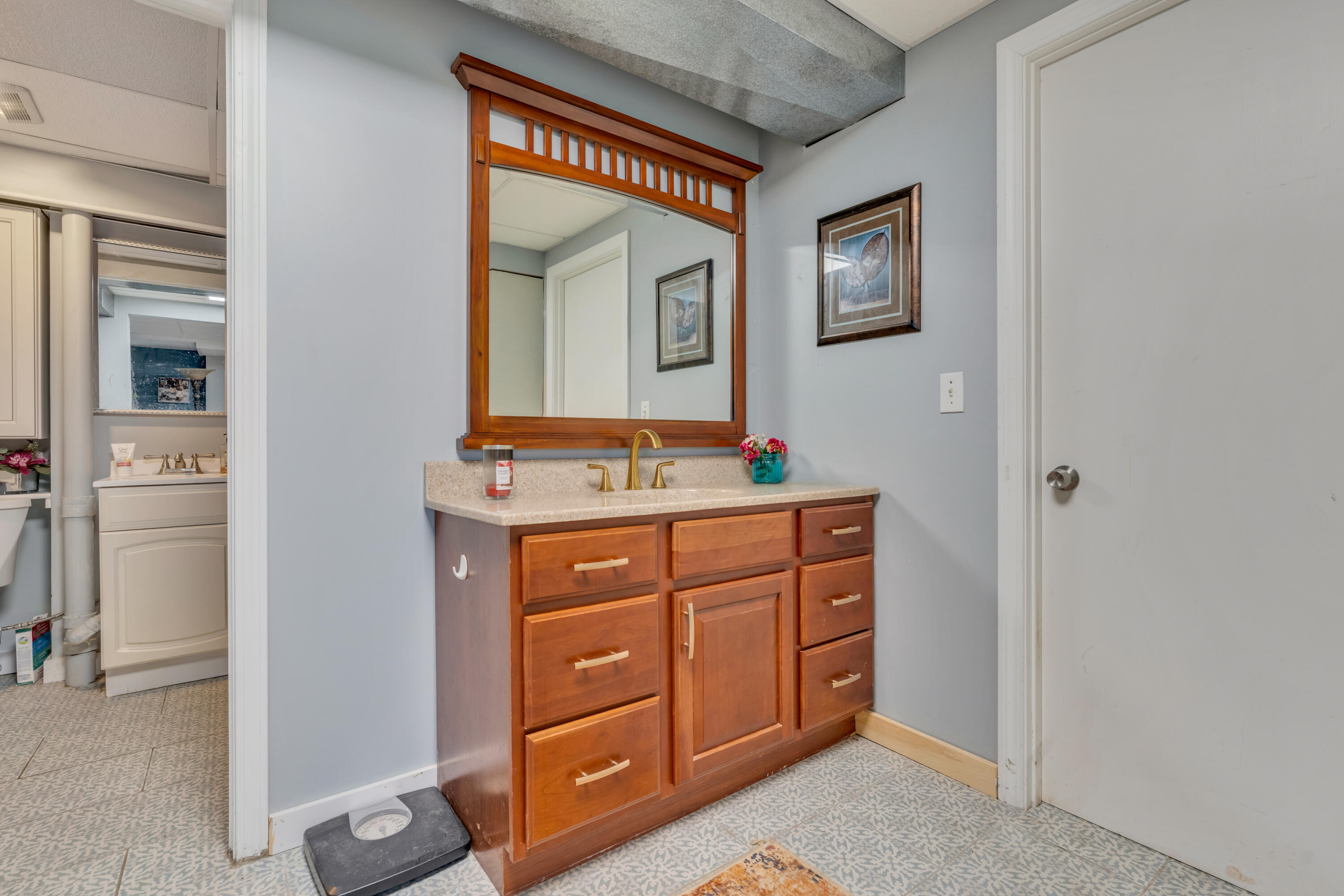 28 Oakledge Hills Road Raymond ME 04071